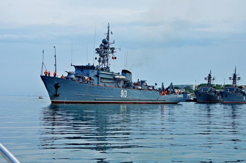 Морской тральщик МТ 264