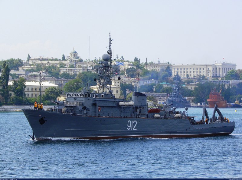 Морской тральщик Турбинист