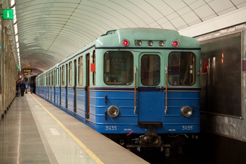 Метропоезд 81-717