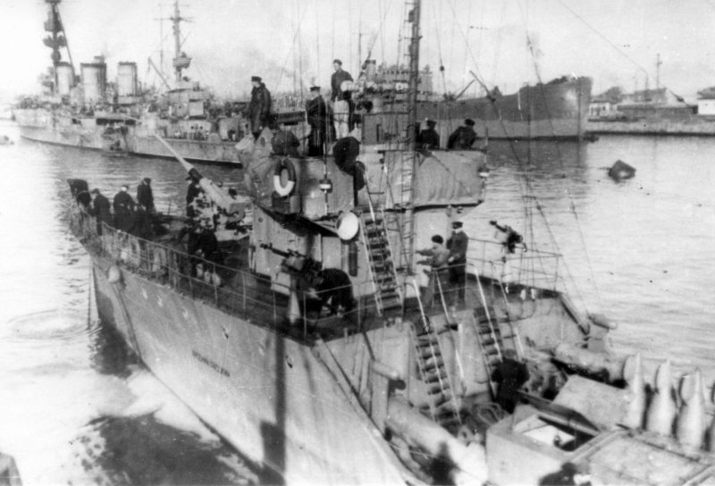 Красный Крым крейсер 1944