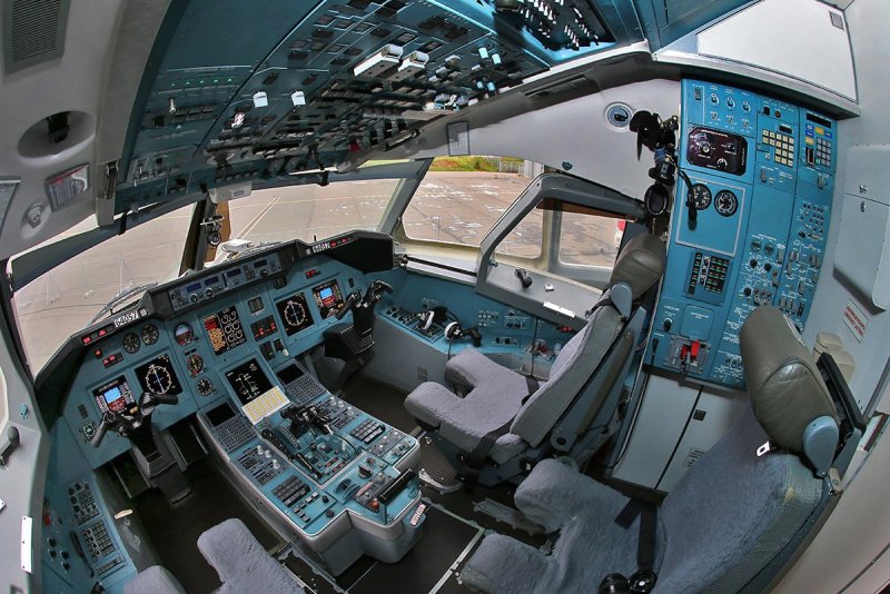 Ту-204-300 кабина