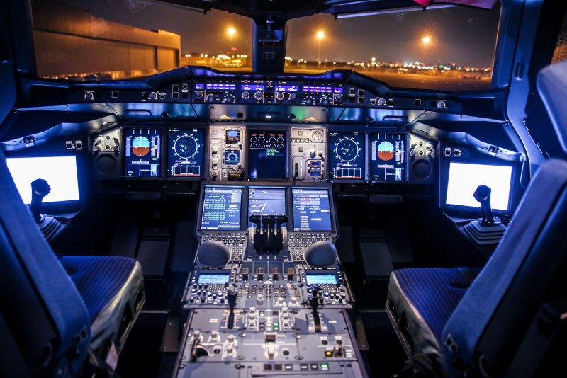 Кабина пилота самолета Аэробус а380