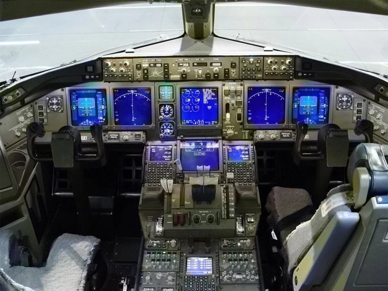 Боинг 777 кабина экипажа