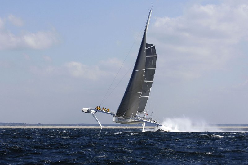 Тримаран Hydroptere