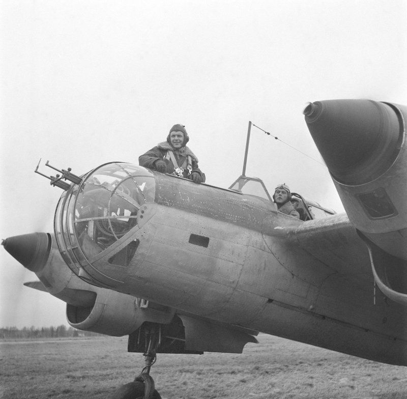 Сб-2 бомбардировщик