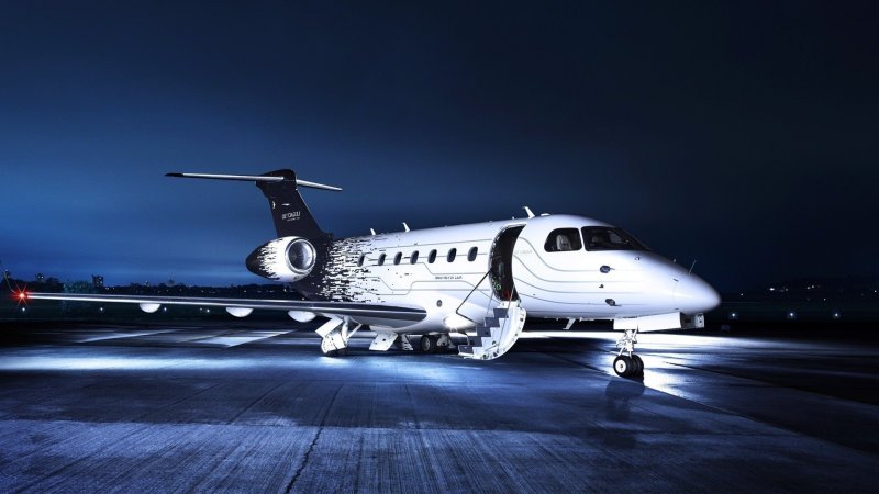 Частный самолет Embraer
