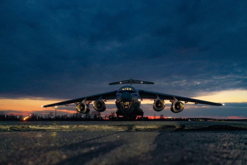 Ил-76 военно-транспортный
