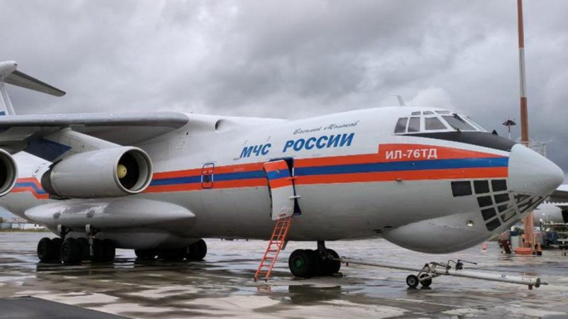 Самолёт ил-76 МЧС