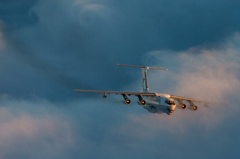 Самолет ВВС России ил-76