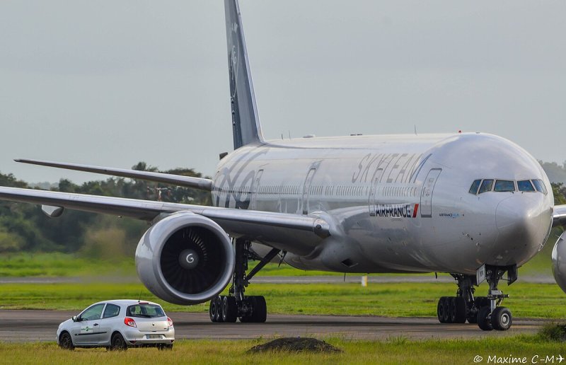 Самолёт Боинг 777-300ер