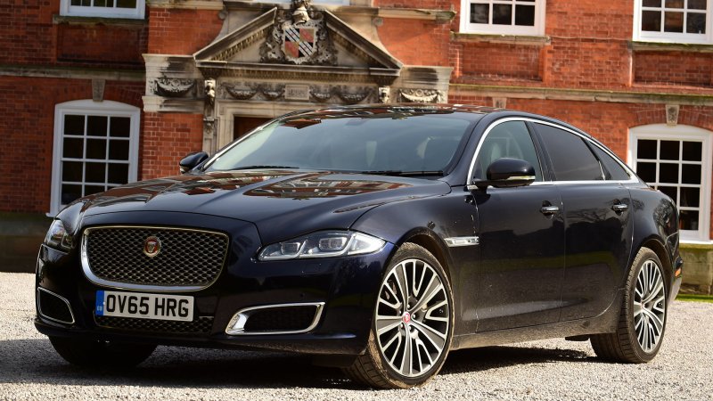 Машина Jaguar XJ