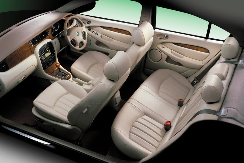 Jaguar x Type 2007 салон