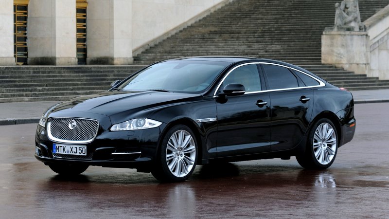 Ягуар XJ 351