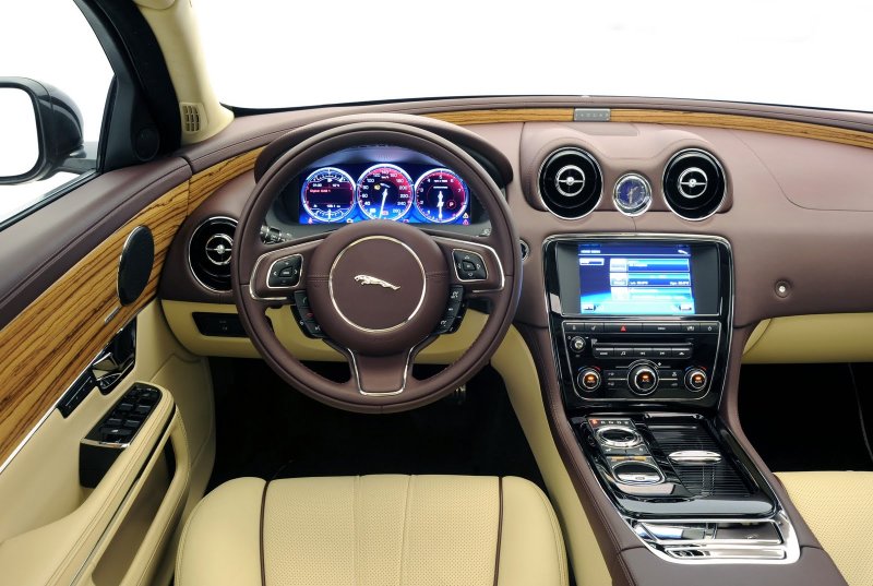 Jaguar XJ 2011 салон