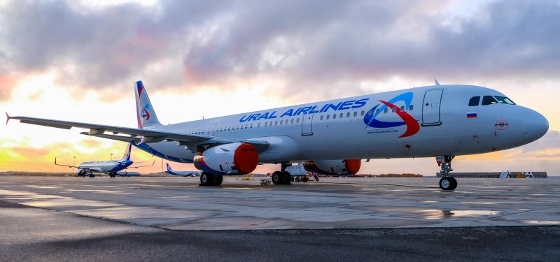 Самолёт Airbus a321 Уральские авиалинии