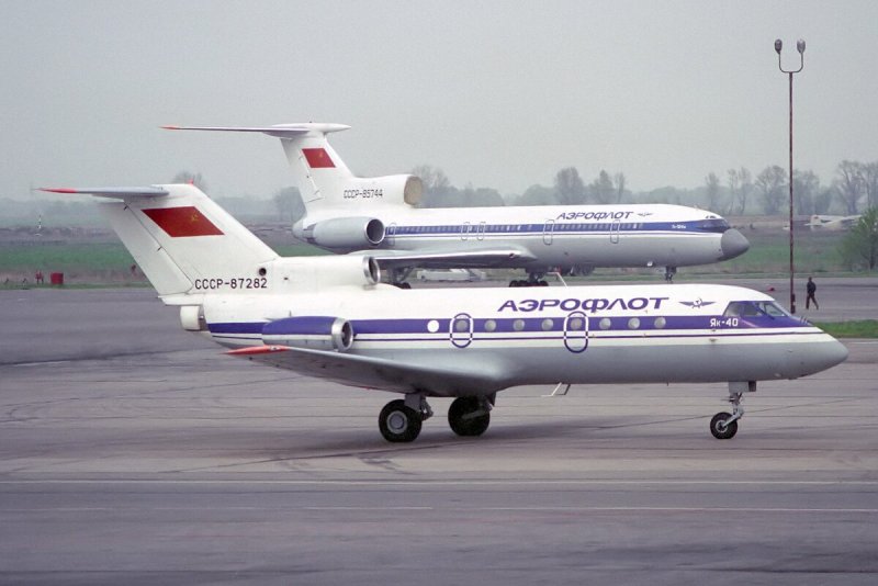 Як-40 пассажирский самолётаэрофлот