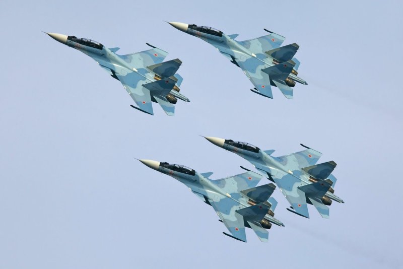 Истребитель Су-30см2
