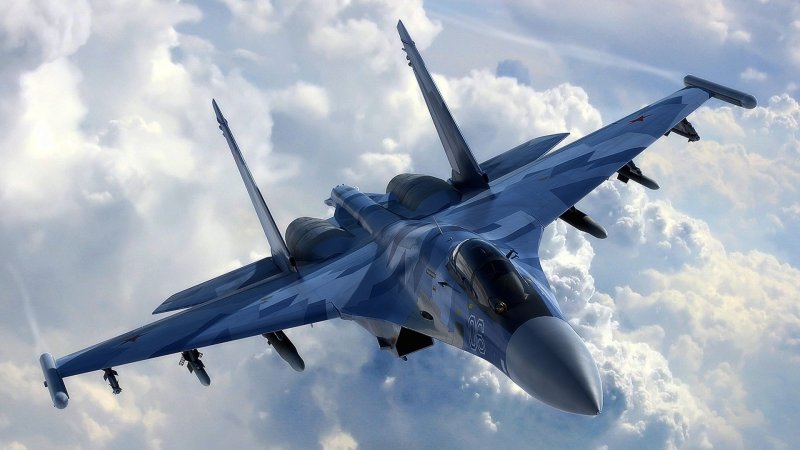 Военный самолет Су 35