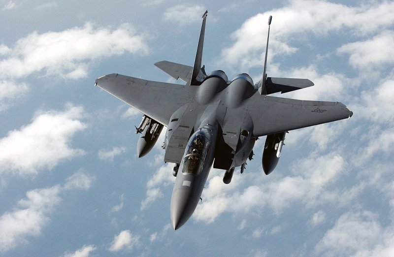 Истребитель f15 Strike Eagle