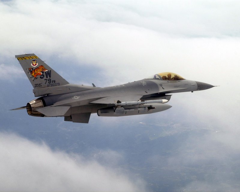 F 16 Falcon