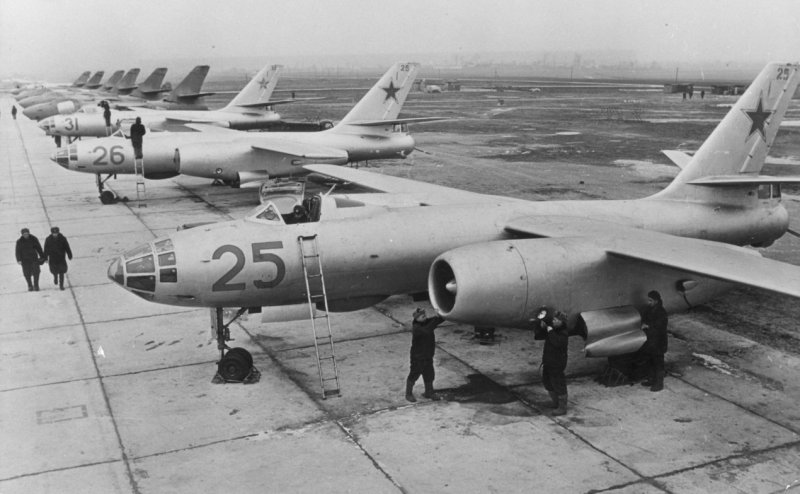 Фронтовой бомбардировщик ил-28