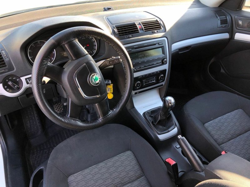 Шкода Октавия 2010 1.8 TSI