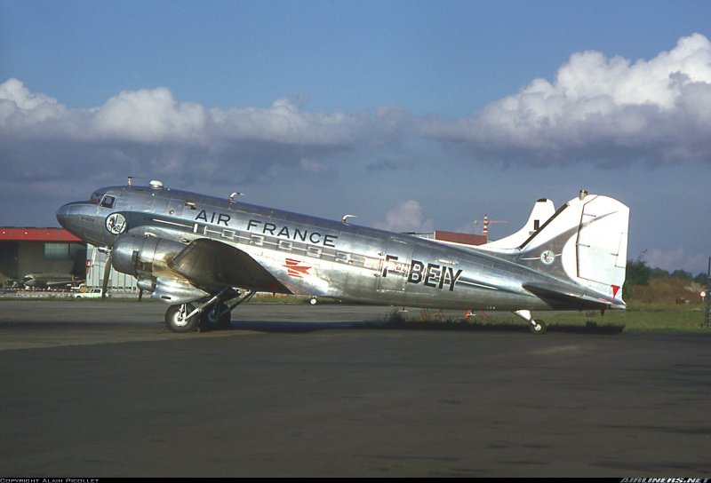 Douglas c-47 Skytrain