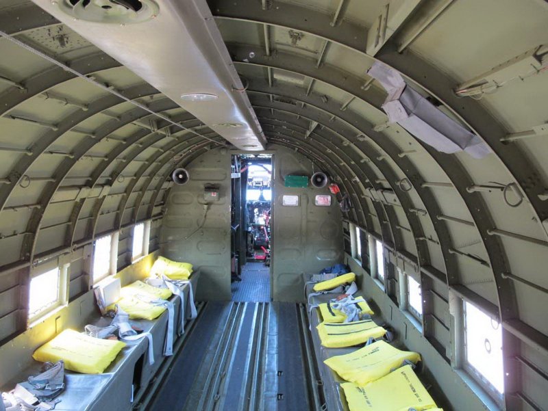 Самолет Дуглас c47 интерьер