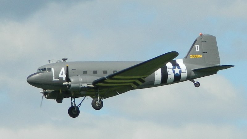 Самолет c-47 Skytrain