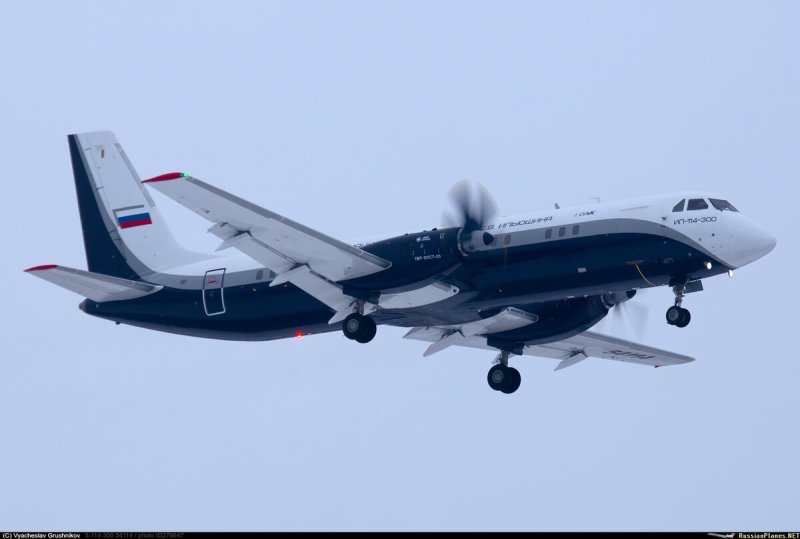 Турбовинтовой самолет ил-114