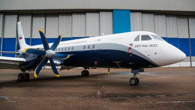Турбовинтовой самолет ил-114