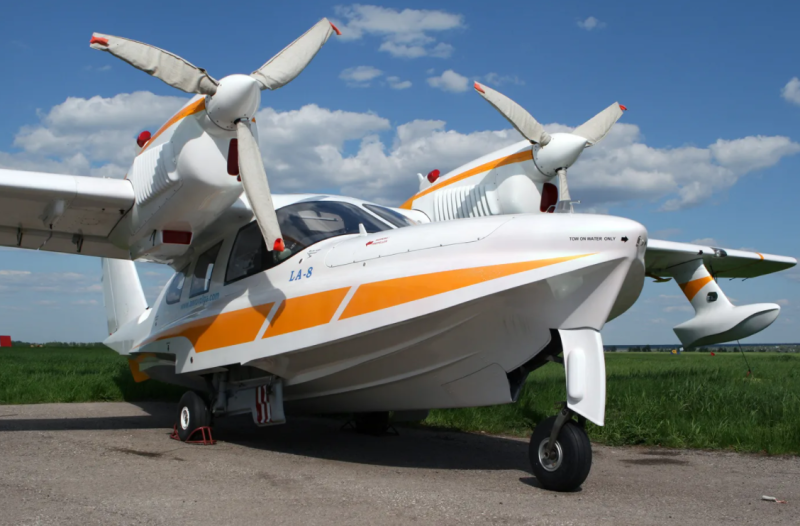 АЭРОВОЛГА ла-8