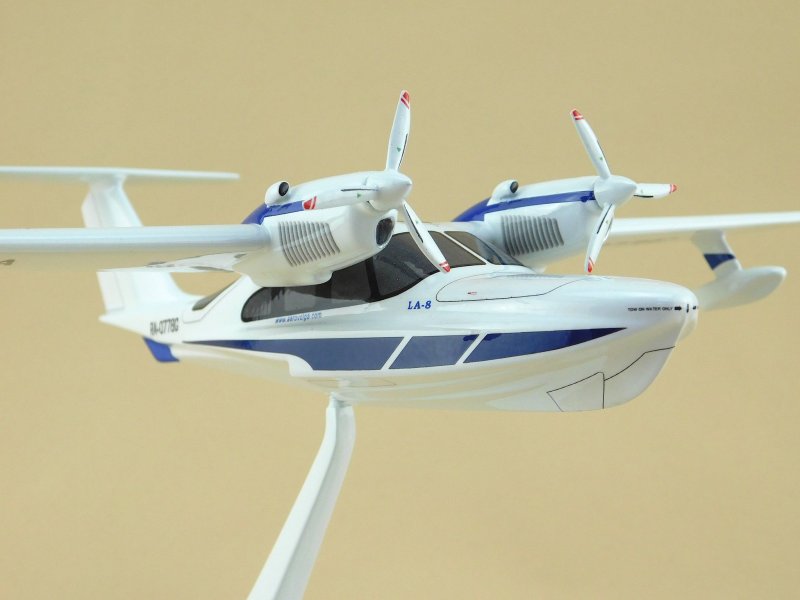 АЭРОВОЛГА ла-8