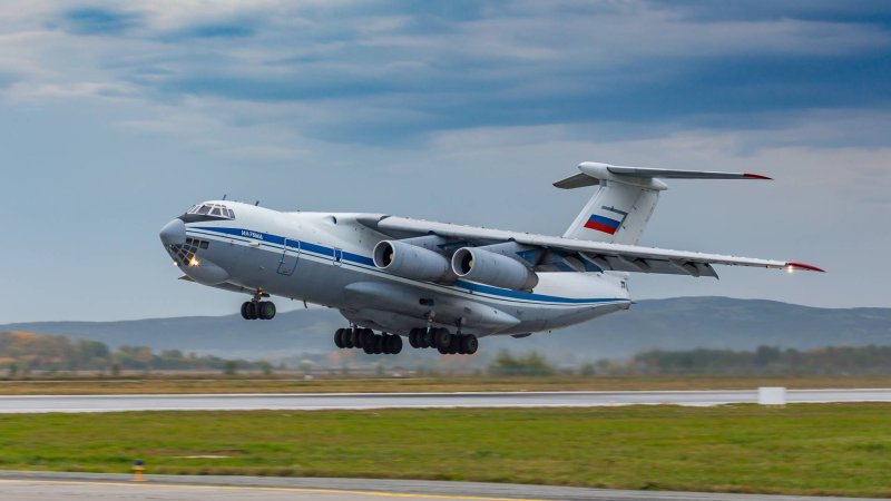 Самолет ил 76
