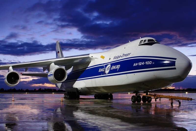 Самолёт Волга Днепр АН 124