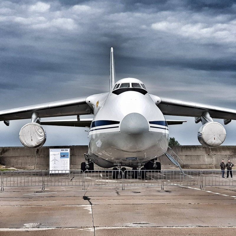 АН-124 Руслан ил 76