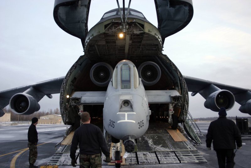 Кабина самолёта c-5 Galaxy