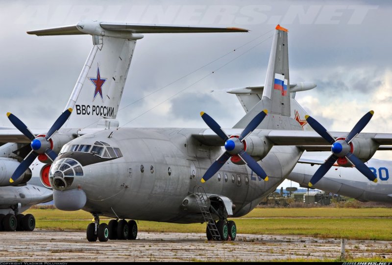 АН 12 кабина