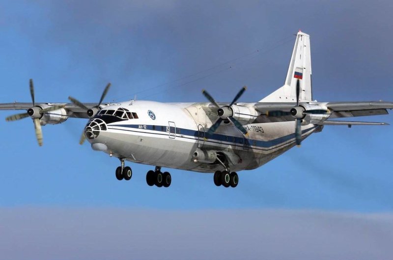 АН 12 грузовой