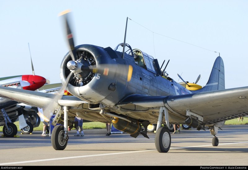 Самолет SBD 5 Dauntless