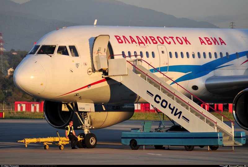 Ту 204-300 ra64058