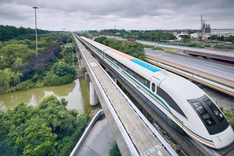 Shanghai Maglev Train поезд