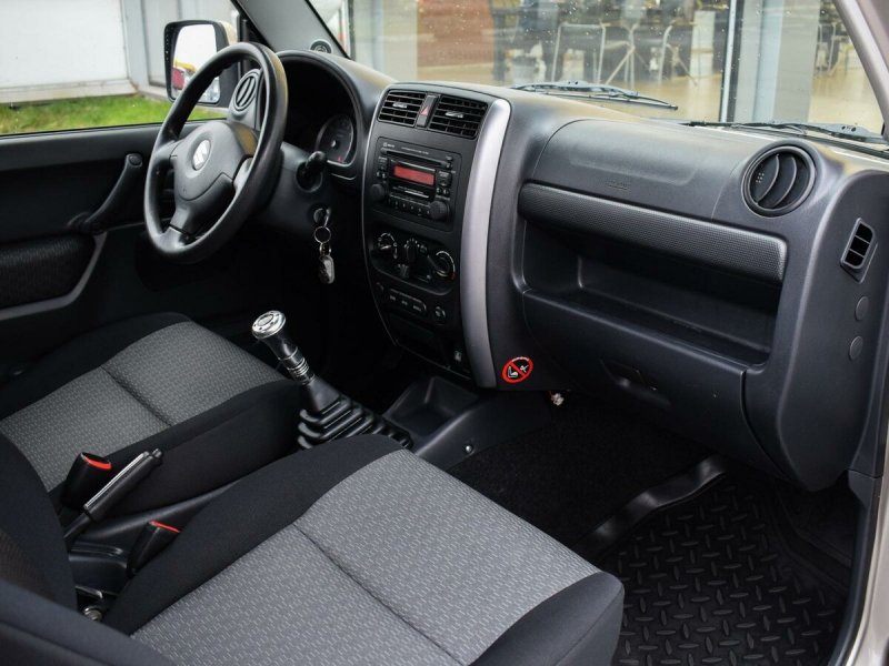 Suzuki Jimny 2007 салон