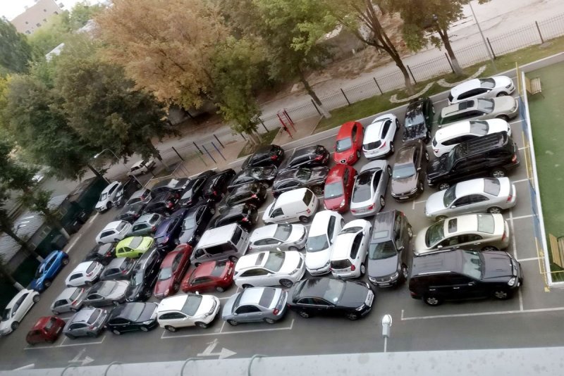 Забитая парковка