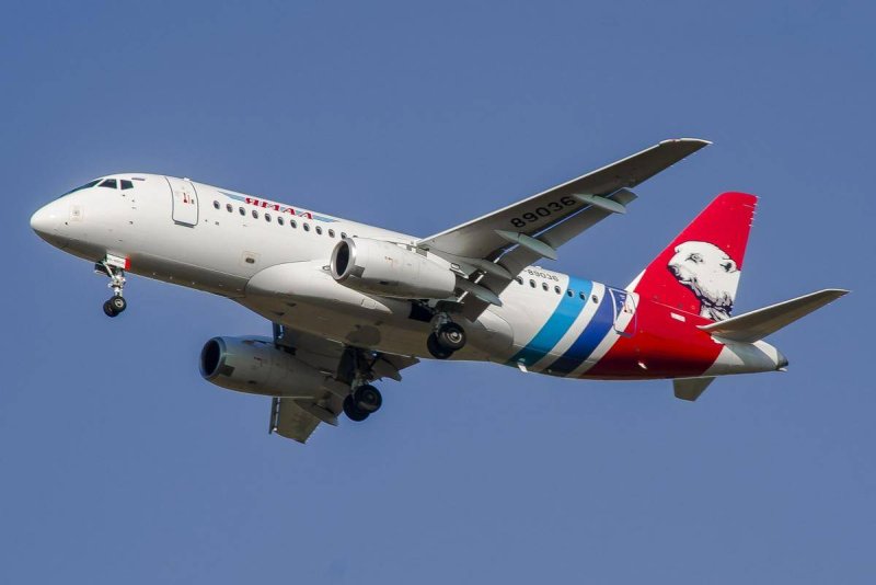 Sukhoi Superjet Ямал