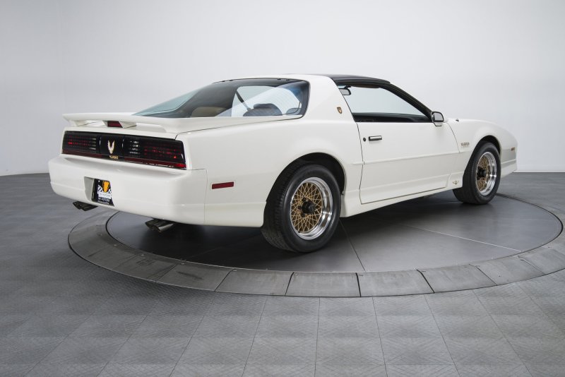 Понтиак Firebird 1989