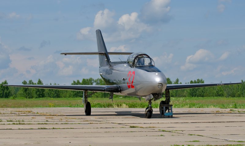 Яковлев як-32
