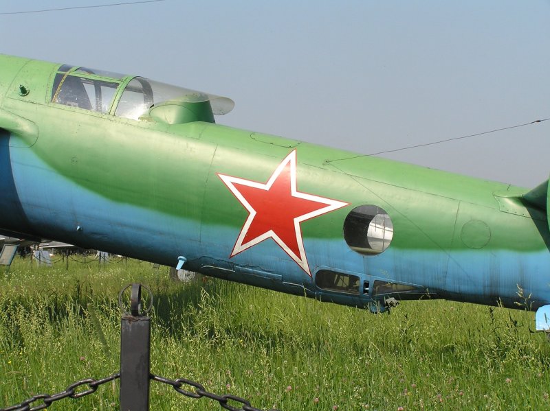 Пе-2 бомбардировщик