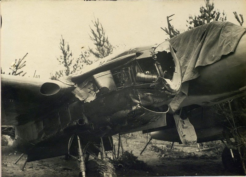 Стрелок-радист в самолёте пе-2