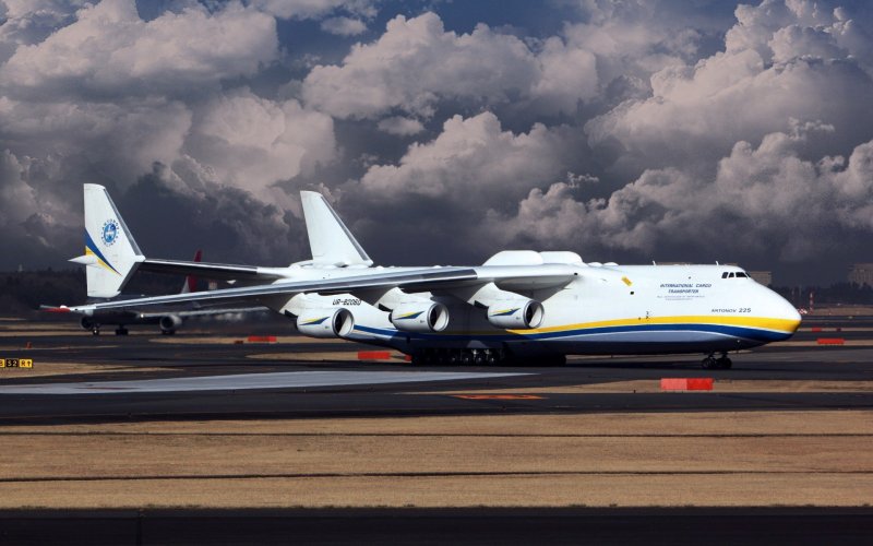 Самолет Мрия АН-225